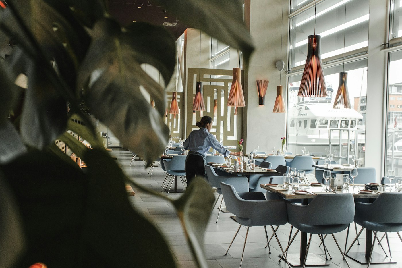 A sidewalk cafe in Paris