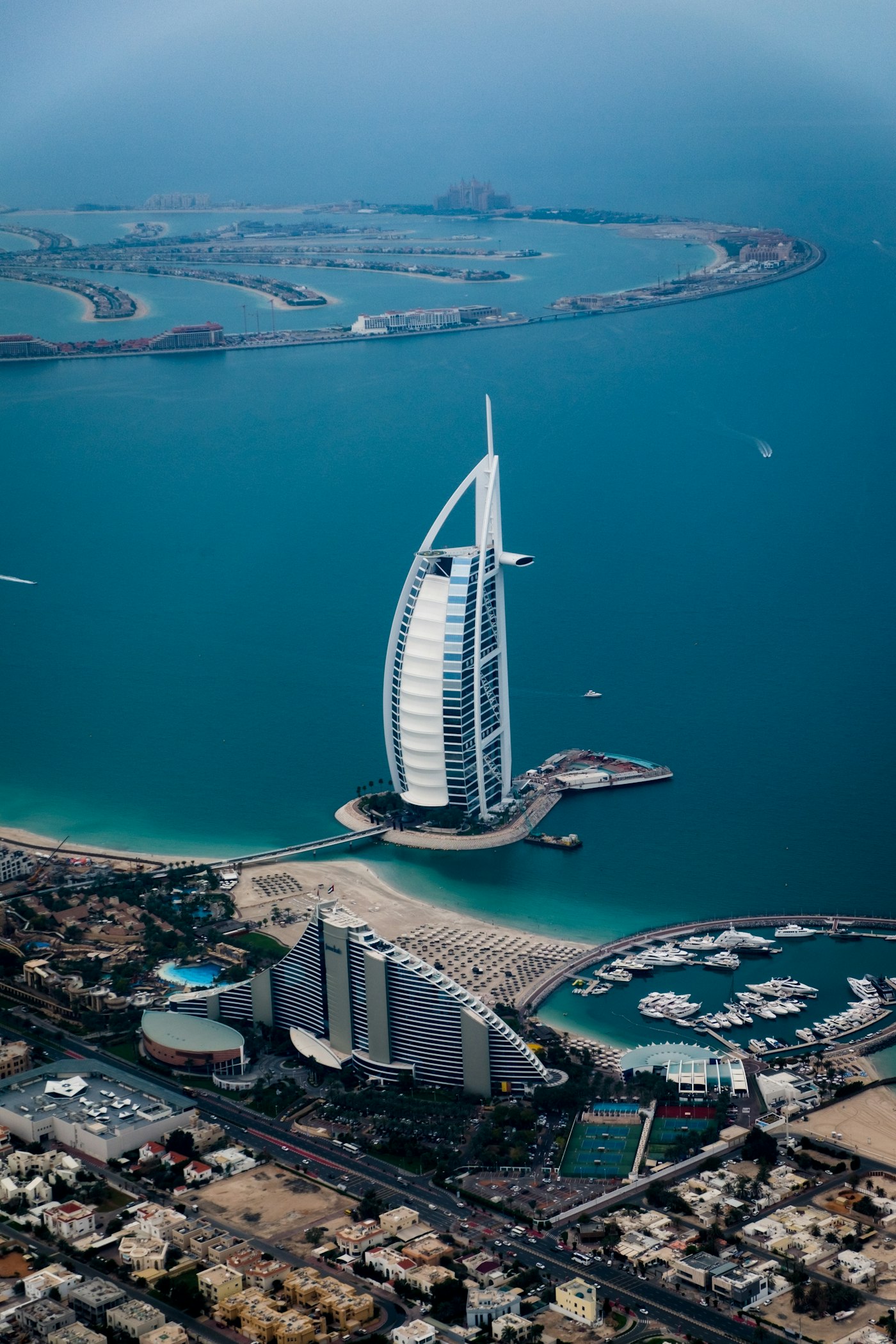 The sail-shaped Burj Al Arab